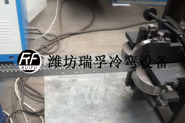 齒條設(shè)備