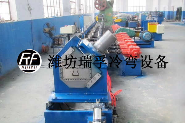 貨架型材設備