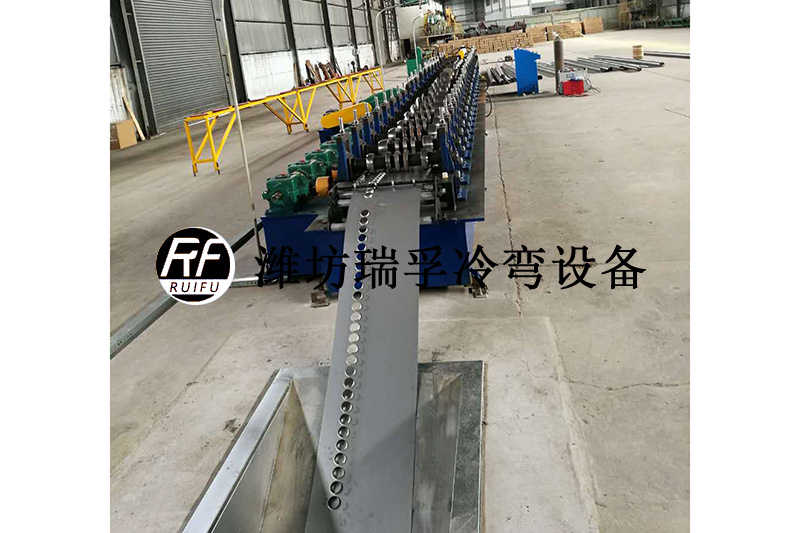 光熱發(fā)電型材設(shè)備 (5).jpg
