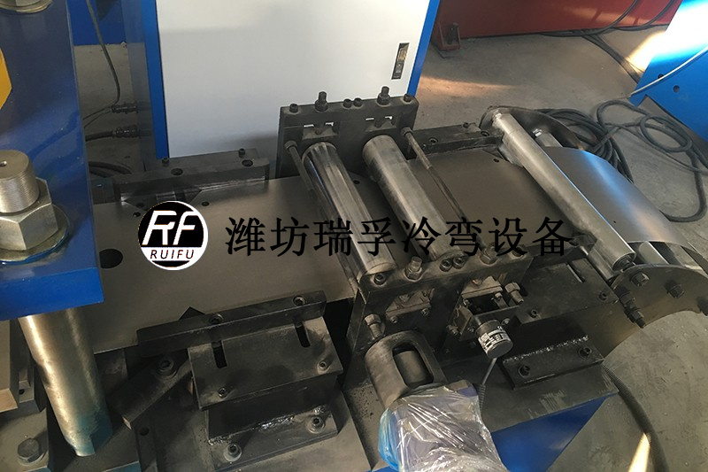 配電柜成型設(shè)備