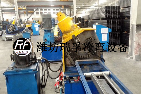 C型鋼成型設(shè)備