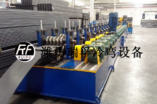 C型鋼成型設(shè)備