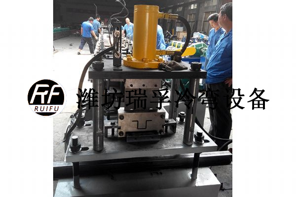 汽車型材設(shè)備