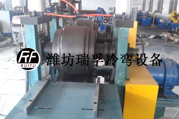 汽車型材設(shè)備