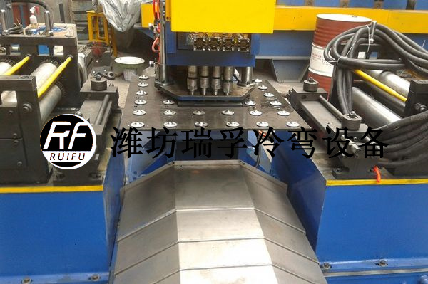 立體車庫邊梁數(shù)控沖設(shè)備