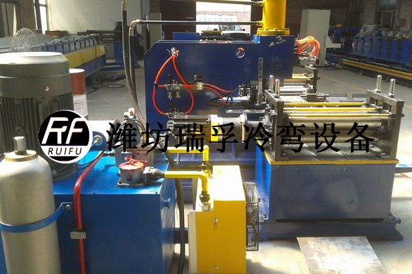 立體車庫邊梁數(shù)控沖設(shè)備