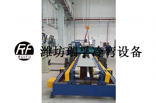 客車蒙皮設(shè)備